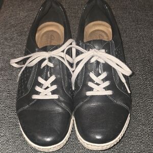 Clarks Black Leather Sneakers with Cream Laces